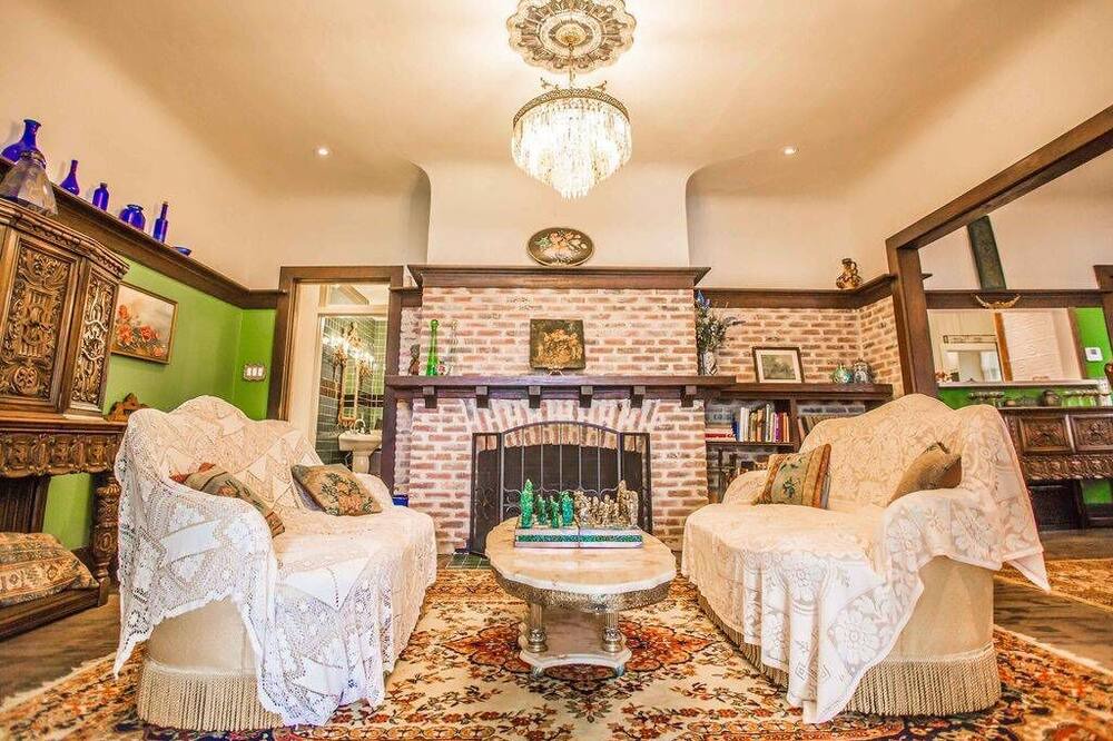 Photo of Livingroom in Hamilton