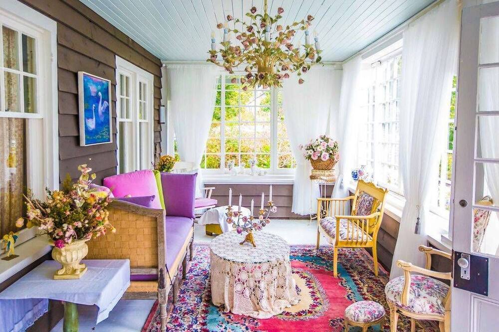 Photo of Livingroom in Hamilton