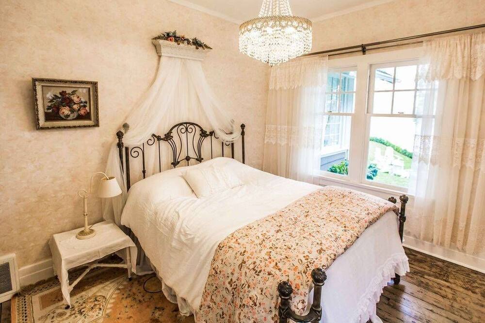 Photo of Bedroom in Hamilton
