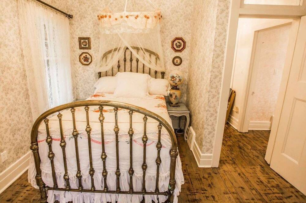 Photo of Bedroom in Hamilton