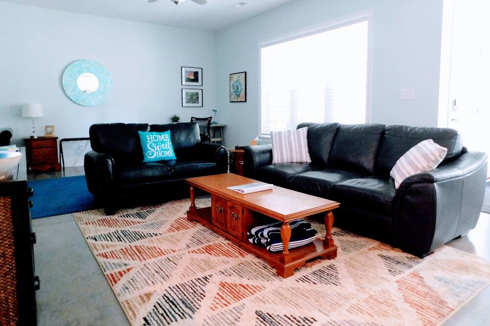 Photo of Livingroom in Garner