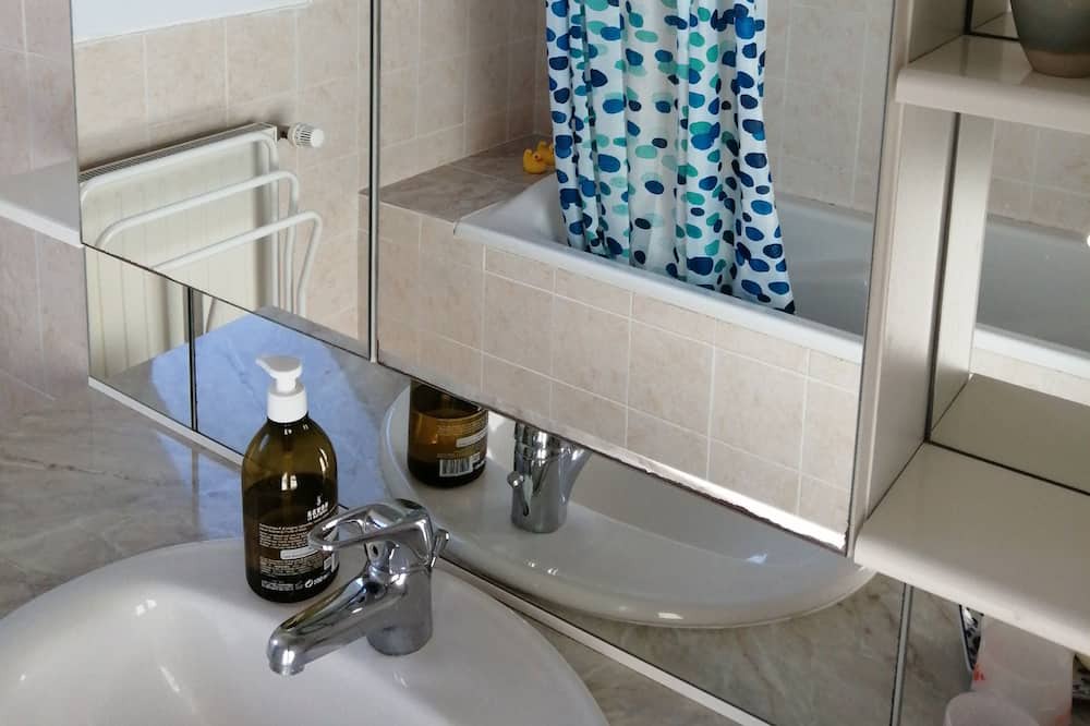 Photo of Bathroom in Lothey