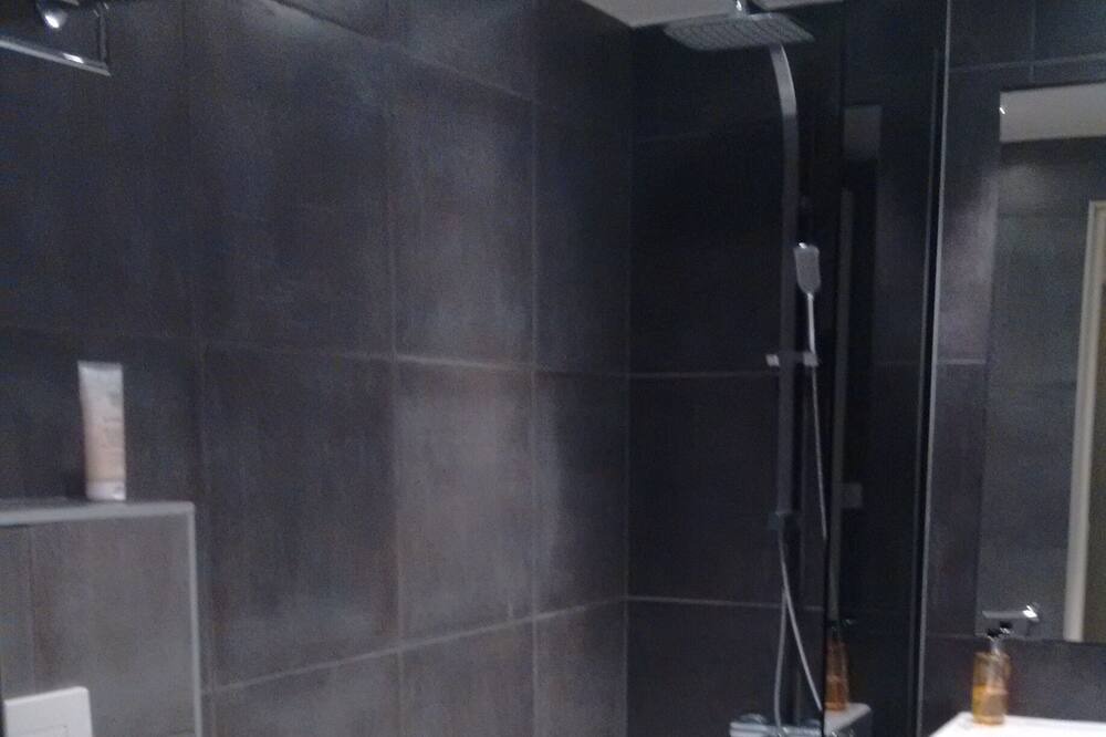 Photo of Bathroom in Ceret