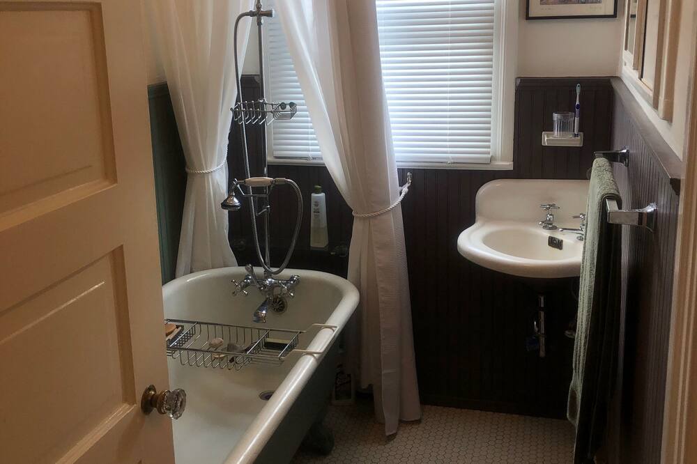Photo of Bathroom in Harrison/Denny-Blaine