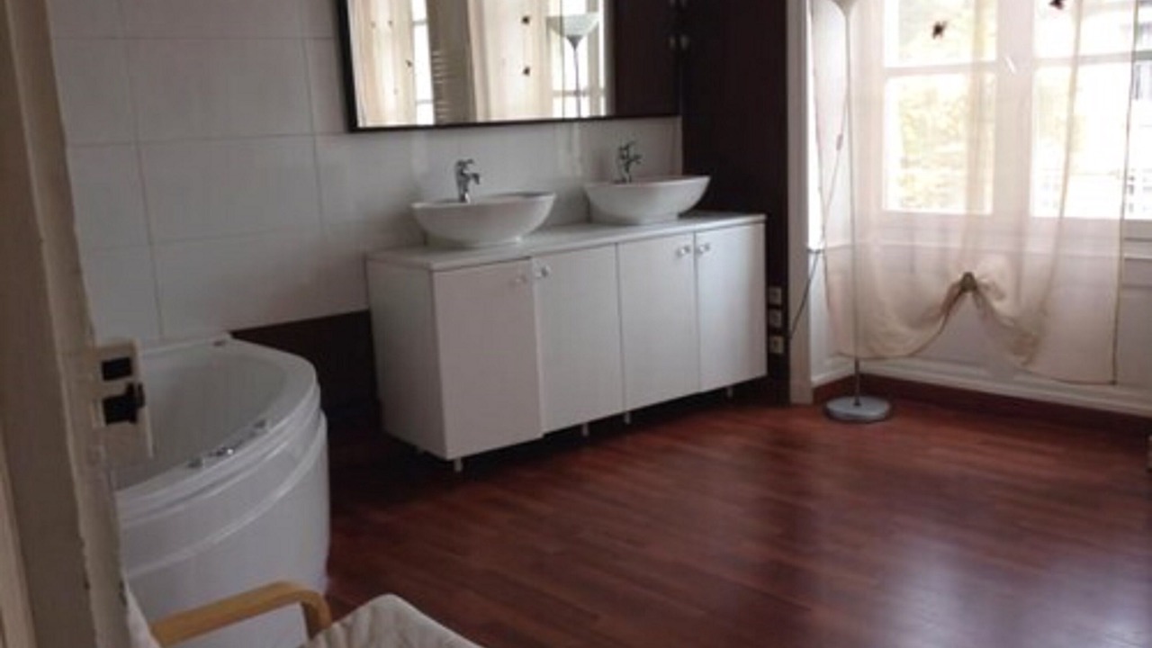 Photo of Bathroom in Alencon