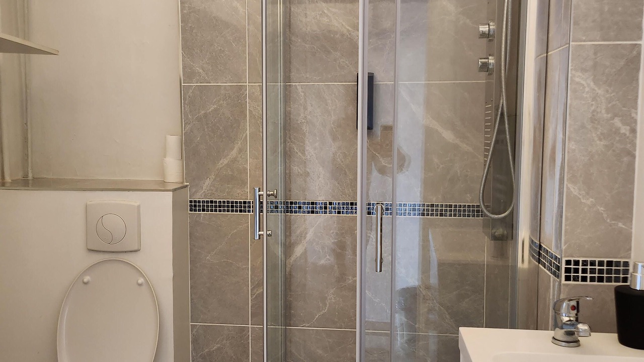 Photo of Bathroom in Alencon