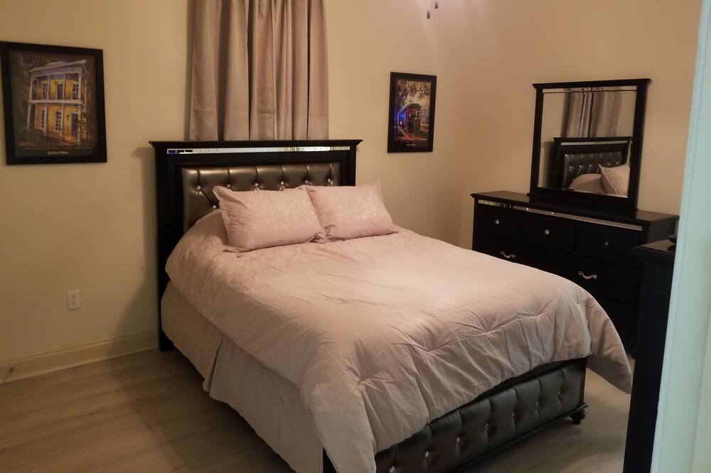 Photo of Bedroom in Pine Grove
