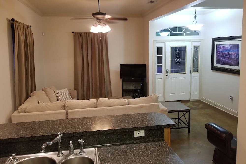 Photo of Livingroom in Pine Grove
