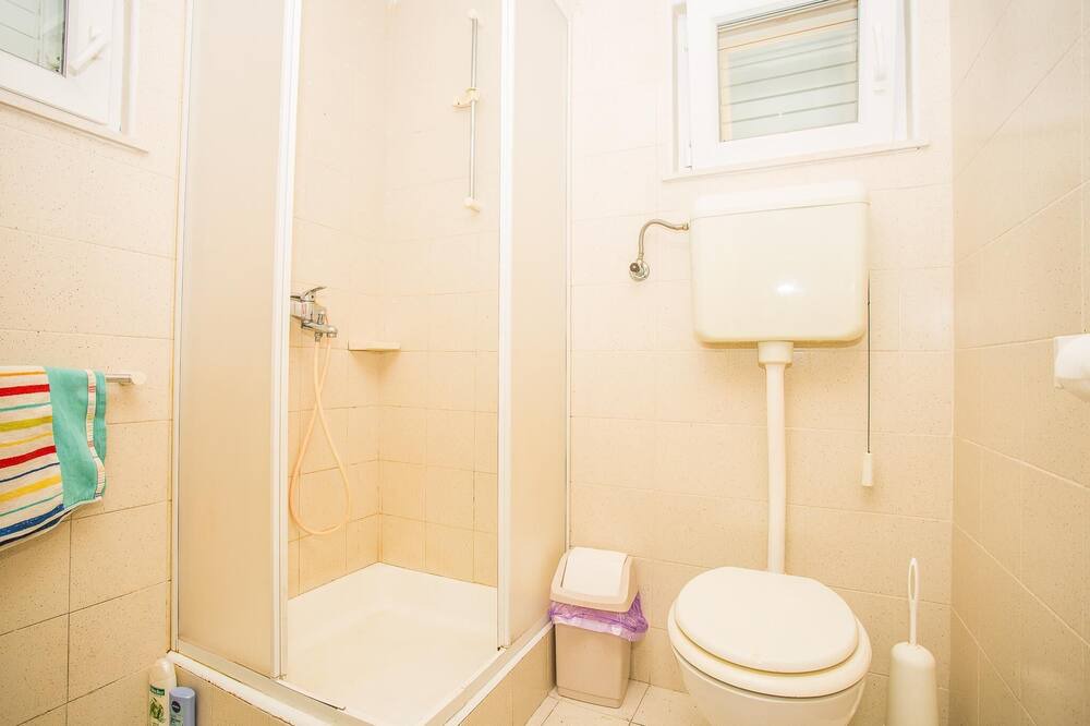Photo of Bathroom in Potirna
