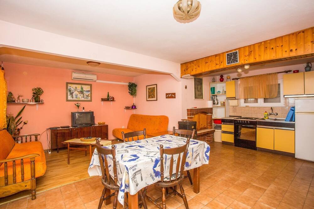 Photo of Kitchen in Potirna