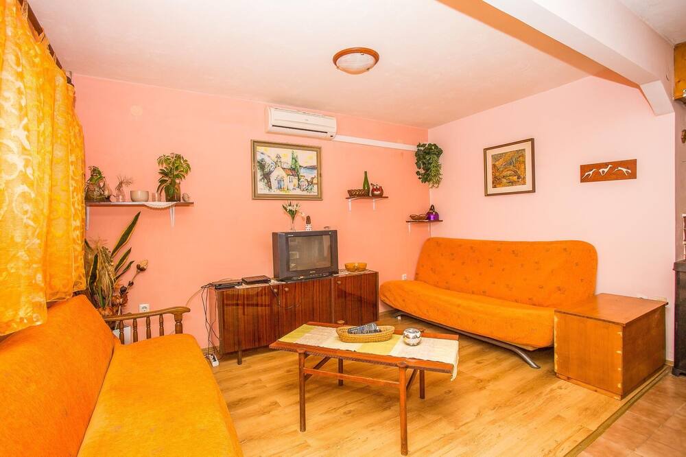 Photo of Livingroom in Potirna
