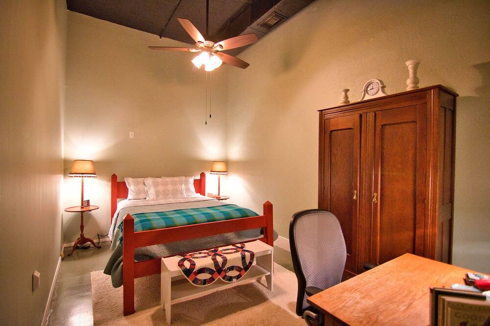 Photo of Bedroom in Mason