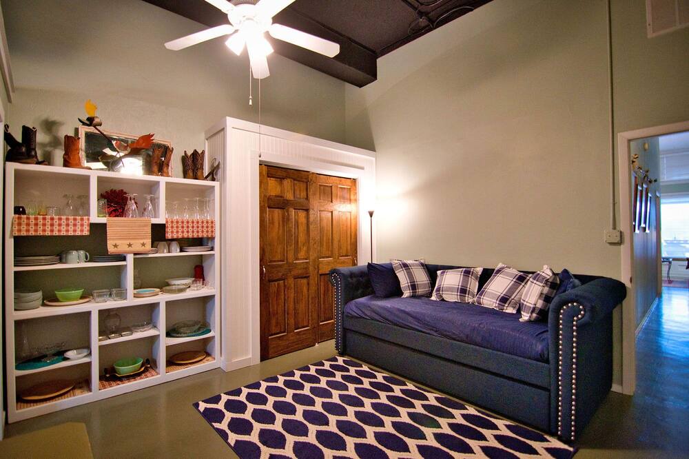 Photo of Livingroom in Mason