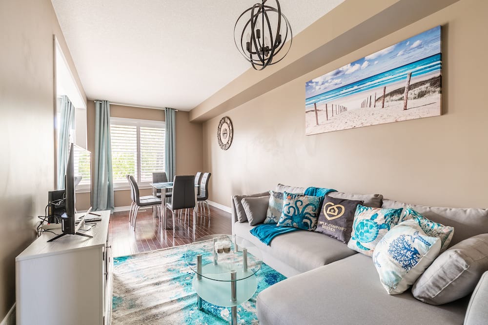 Photo of Livingroom in Stoney Creek