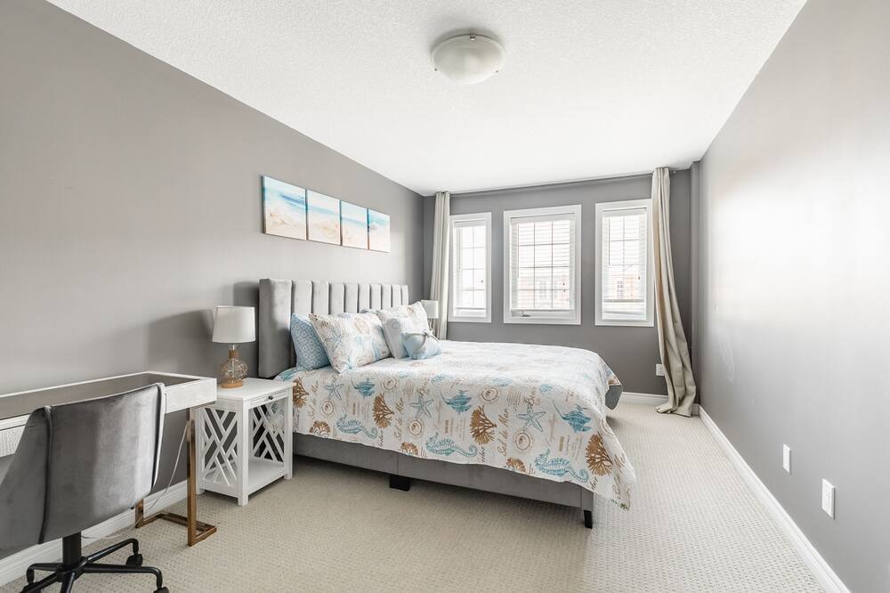 Photo of Bedroom in Stoney Creek