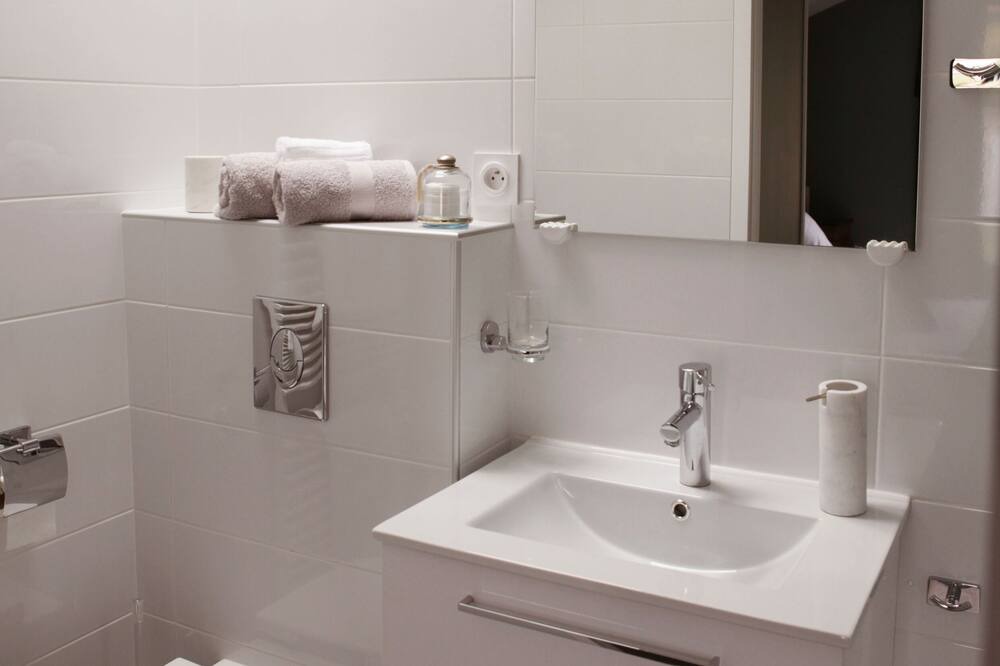 Photo of Bathroom in Brioude