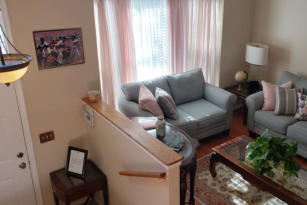 Photo of Livingroom in Garrison