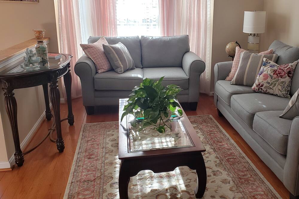 Photo of Livingroom in Garrison