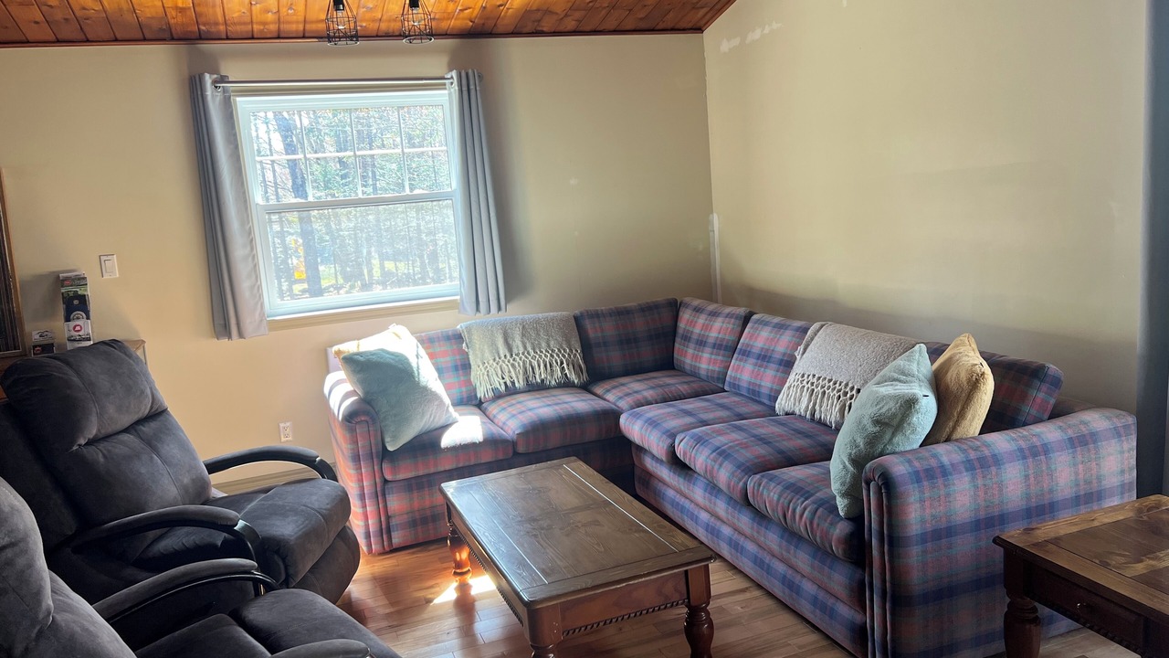 Photo of Livingroom in Sainte-Marguerite-du-Lac-Masson