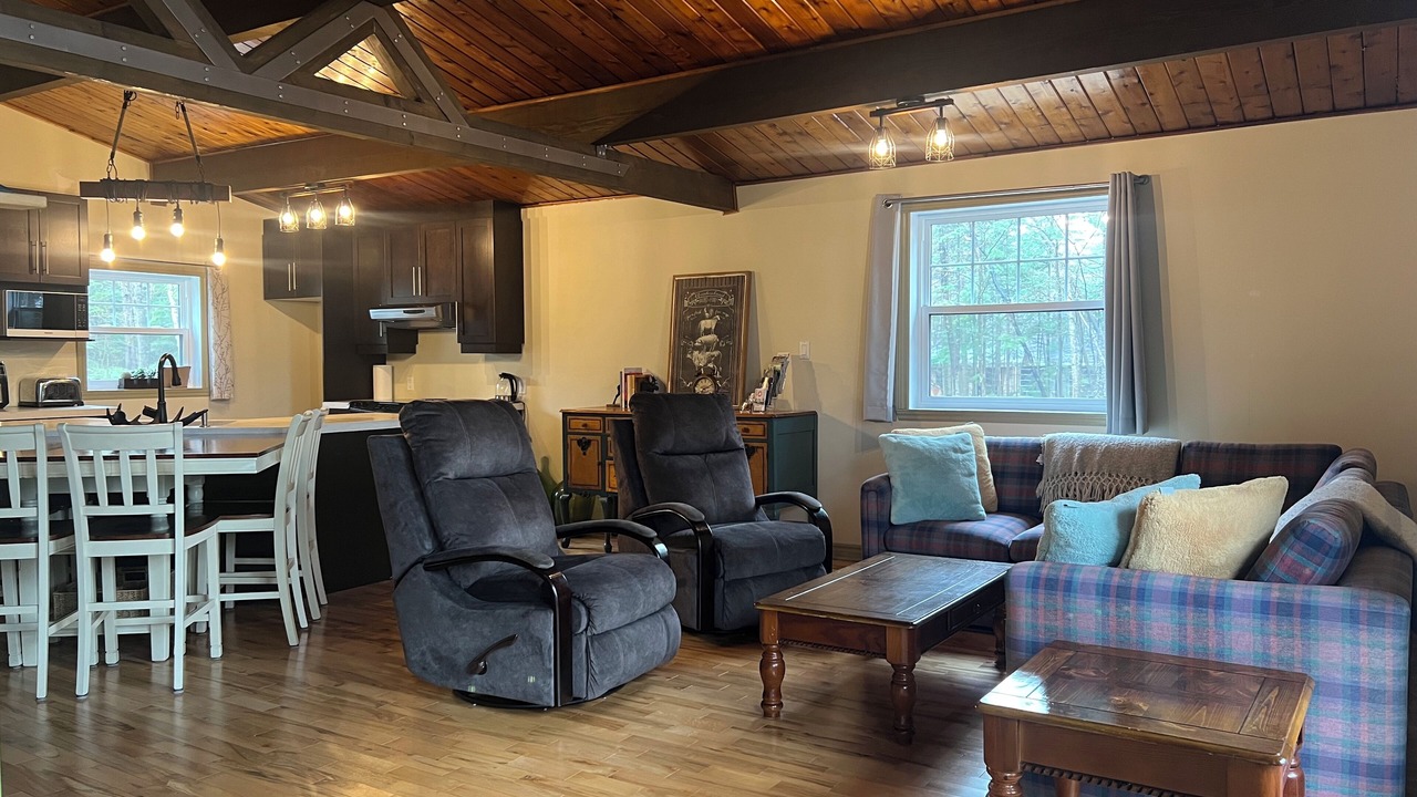 Photo of Livingroom in Sainte-Marguerite-du-Lac-Masson