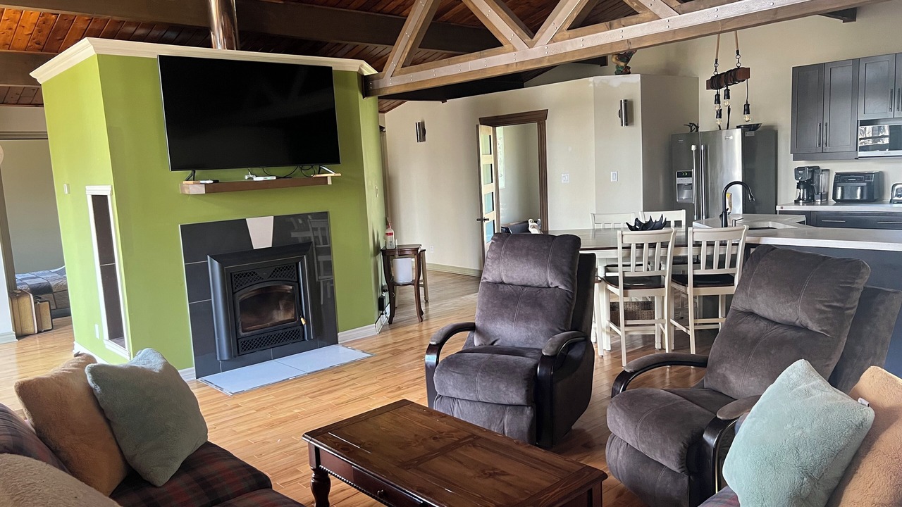 Photo of Livingroom in Sainte-Marguerite-du-Lac-Masson