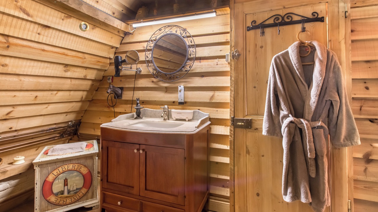 Photo of Bathroom in Enquin-lez-Guinegatte