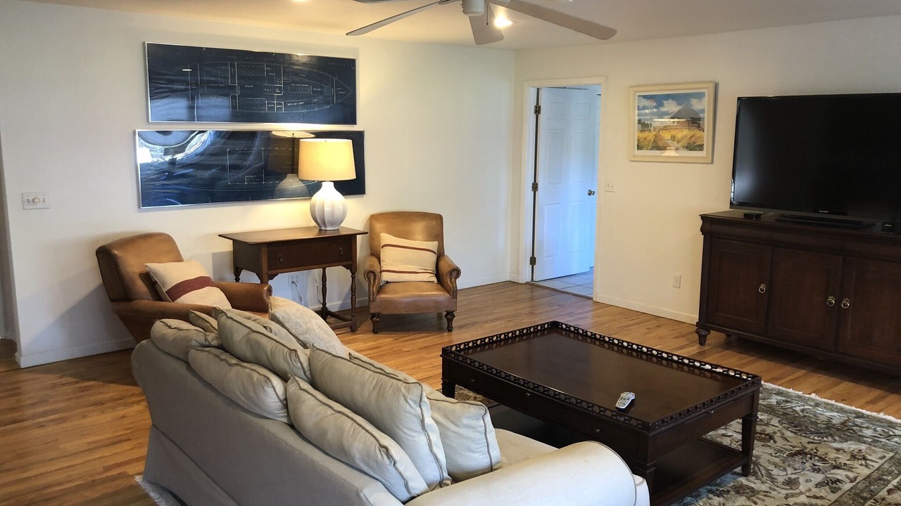 Photo of Livingroom in Quogue