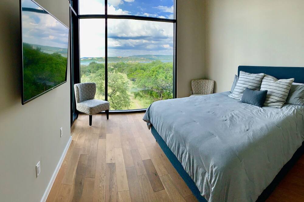 Photo of Bedroom in Hudson Bend