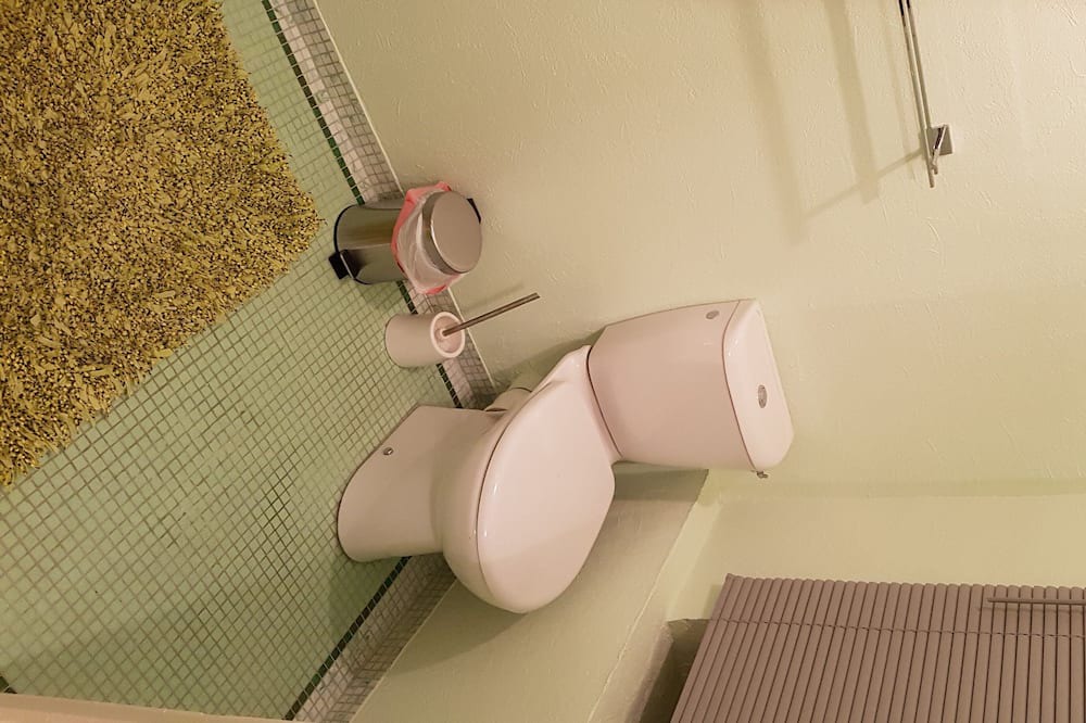 Photo of Bathroom in Passins