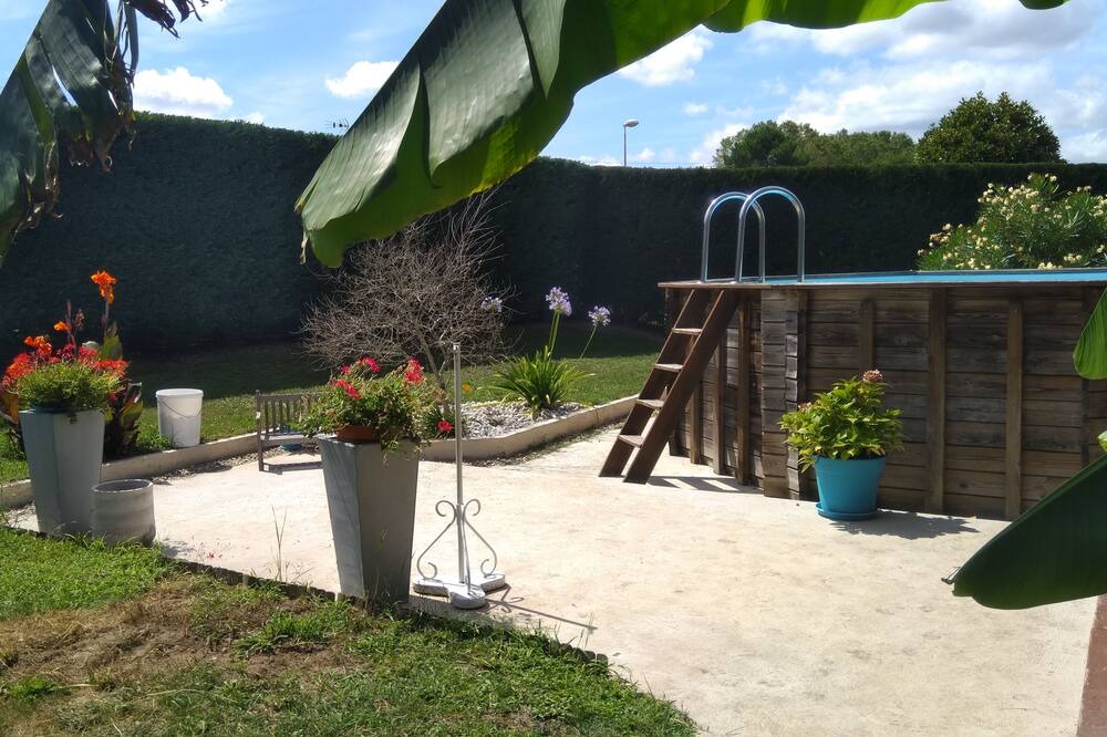 Photo of Outdoor in Saint-Aubin-de-Medoc