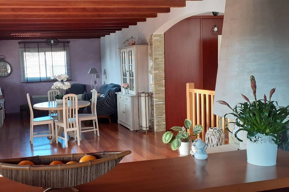 Photo of Livingroom in Saint-Aubin-de-Medoc