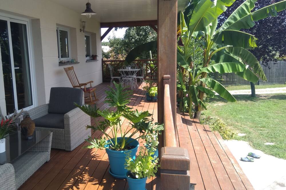 Photo of Patio Balcony in Saint-Aubin-de-Medoc