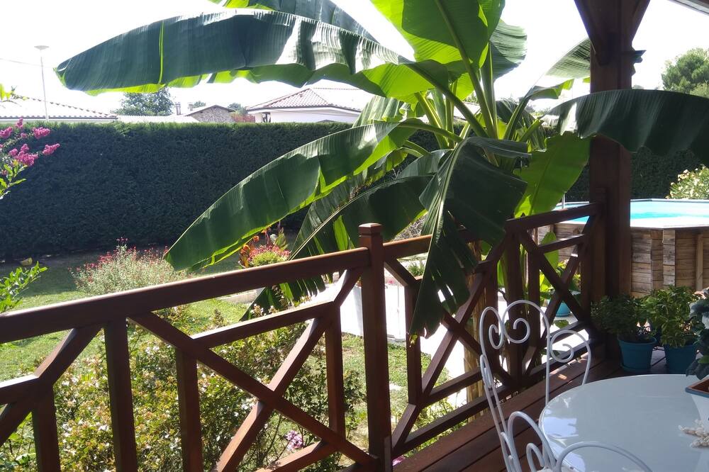 Photo of Patio Balcony in Saint-Aubin-de-Medoc