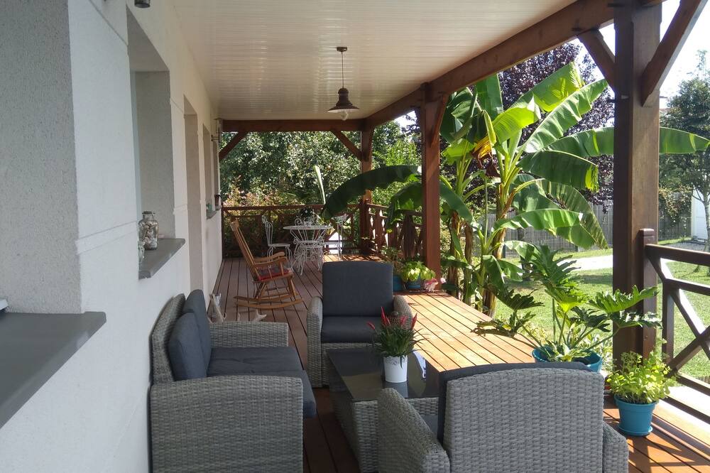 Photo of Patio Balcony in Saint-Aubin-de-Medoc