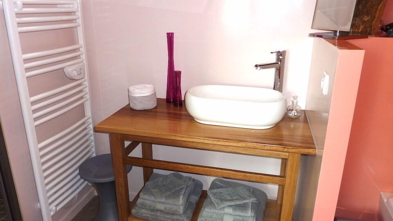 Photo of Bathroom in Vouvray