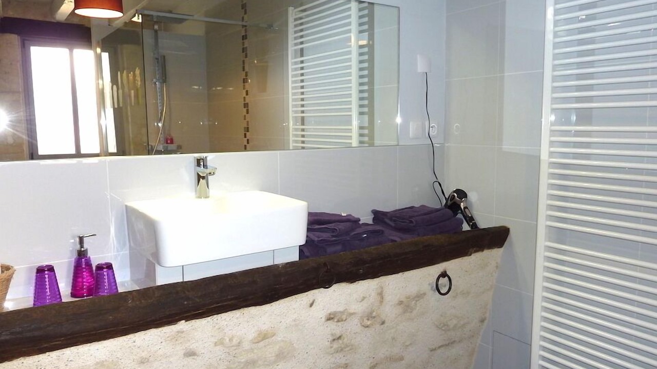 Photo of Bathroom in Vouvray