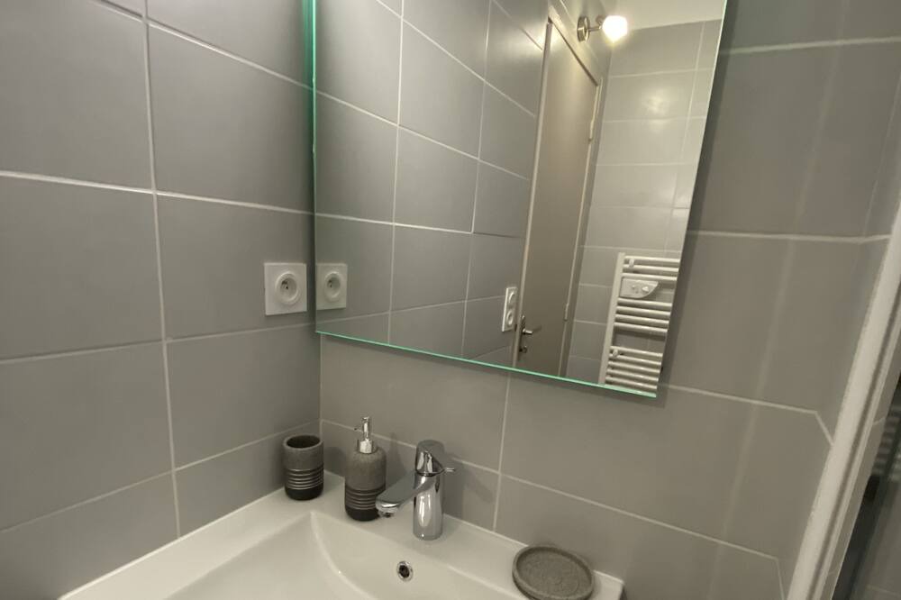 Photo of Bathroom in Rodez
