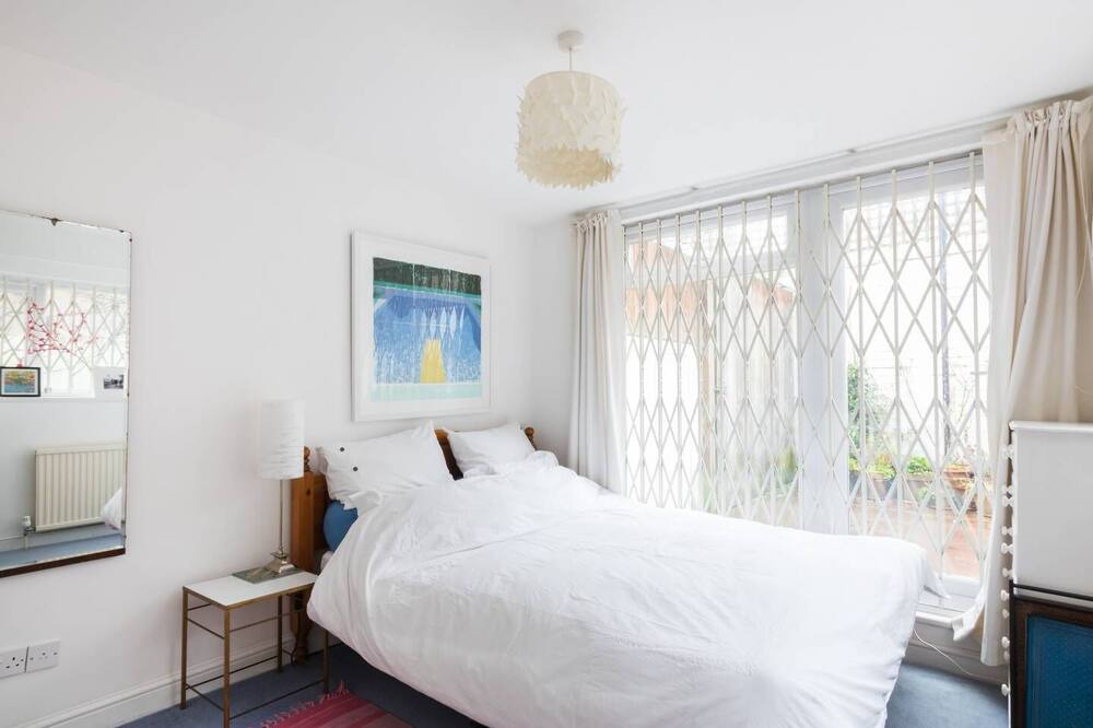 Photo of Others in West Kensington