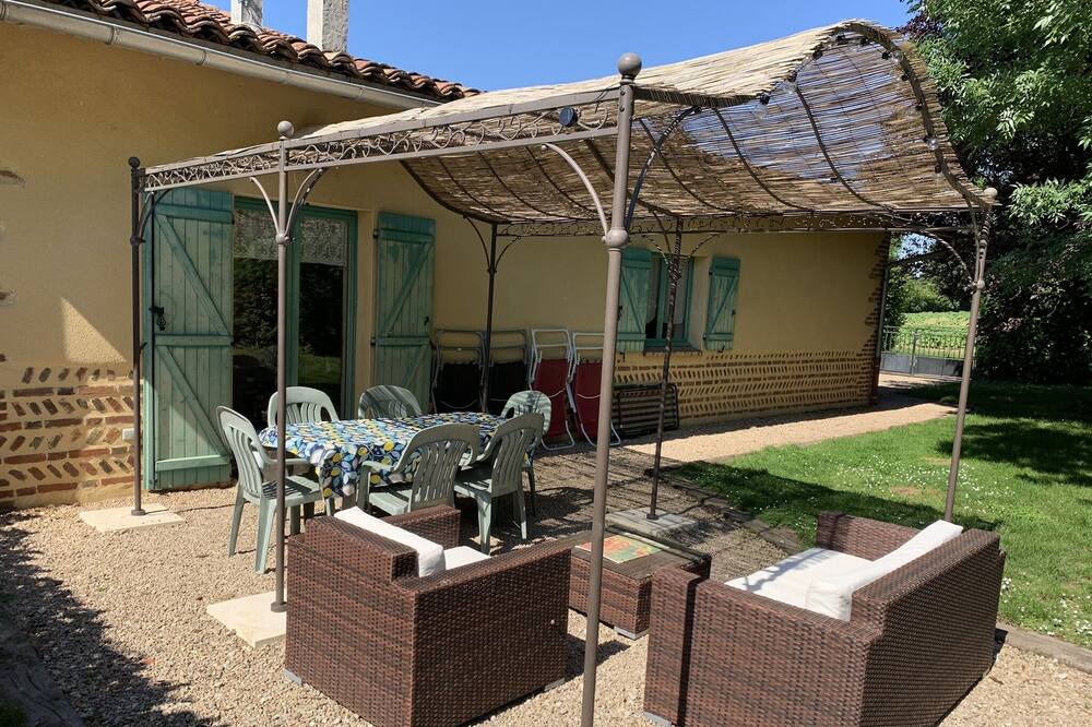 Photo of Patio Balcony in Sulignat