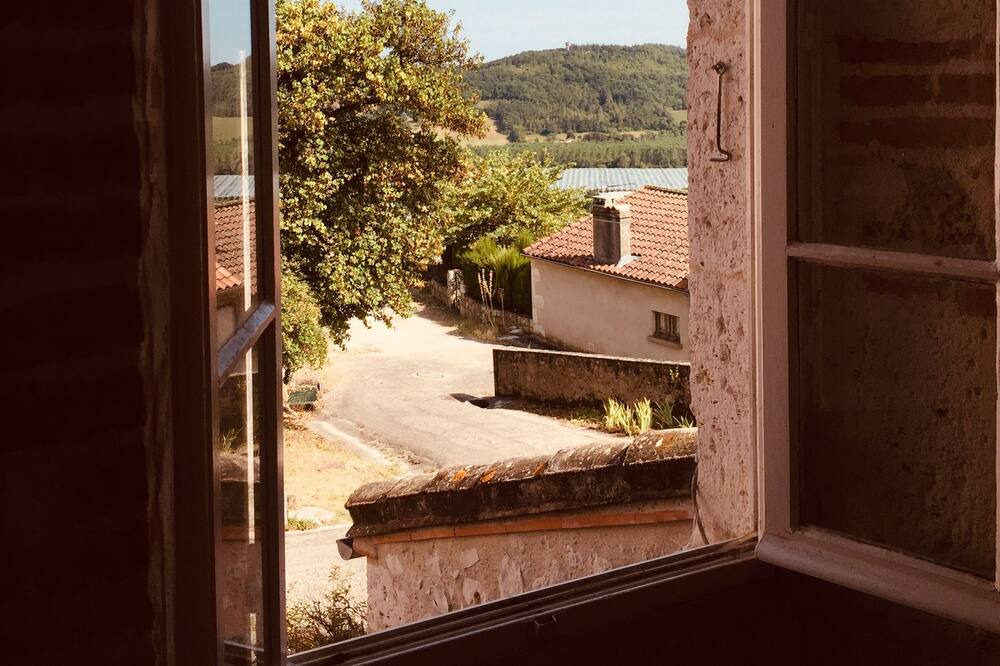 Photo of Patio Balcony in Miramont-de-Quercy