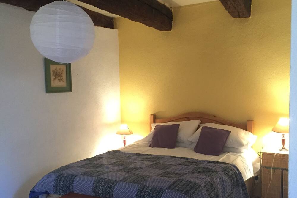 Photo of Bedroom in Miramont-de-Quercy