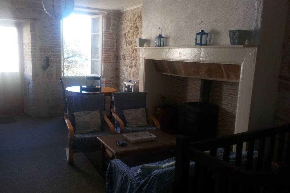 Photo of Livingroom in Miramont-de-Quercy