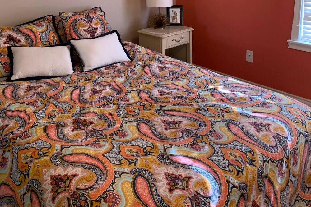 Photo of Bedroom in Malakoff