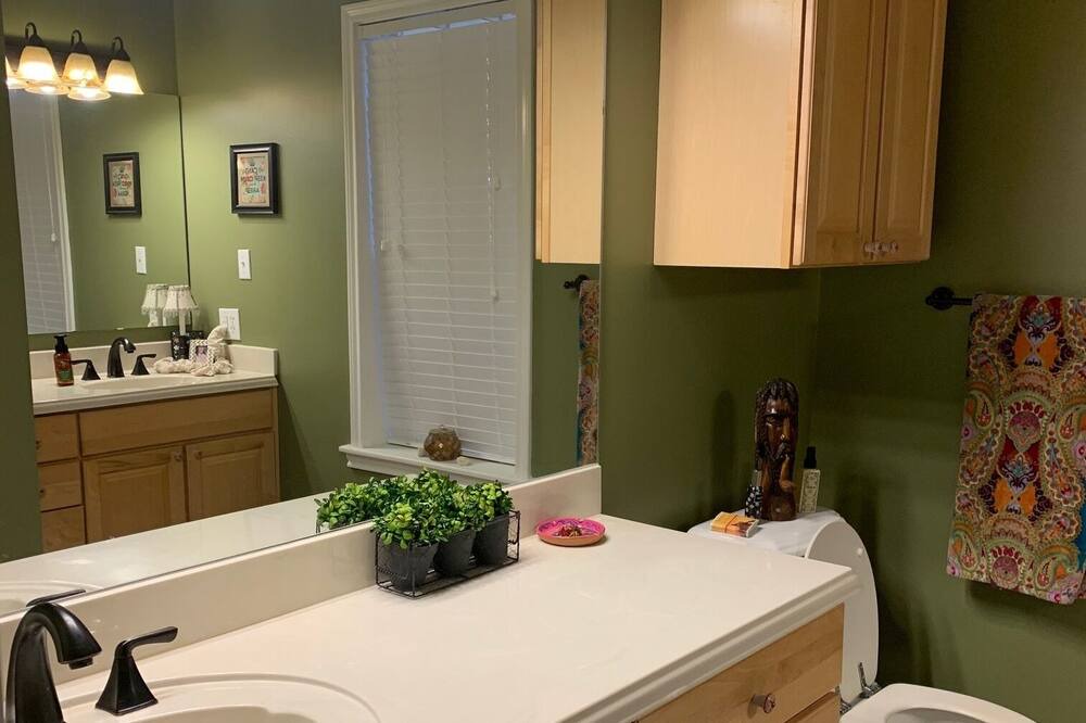 Photo of Bathroom in Malakoff
