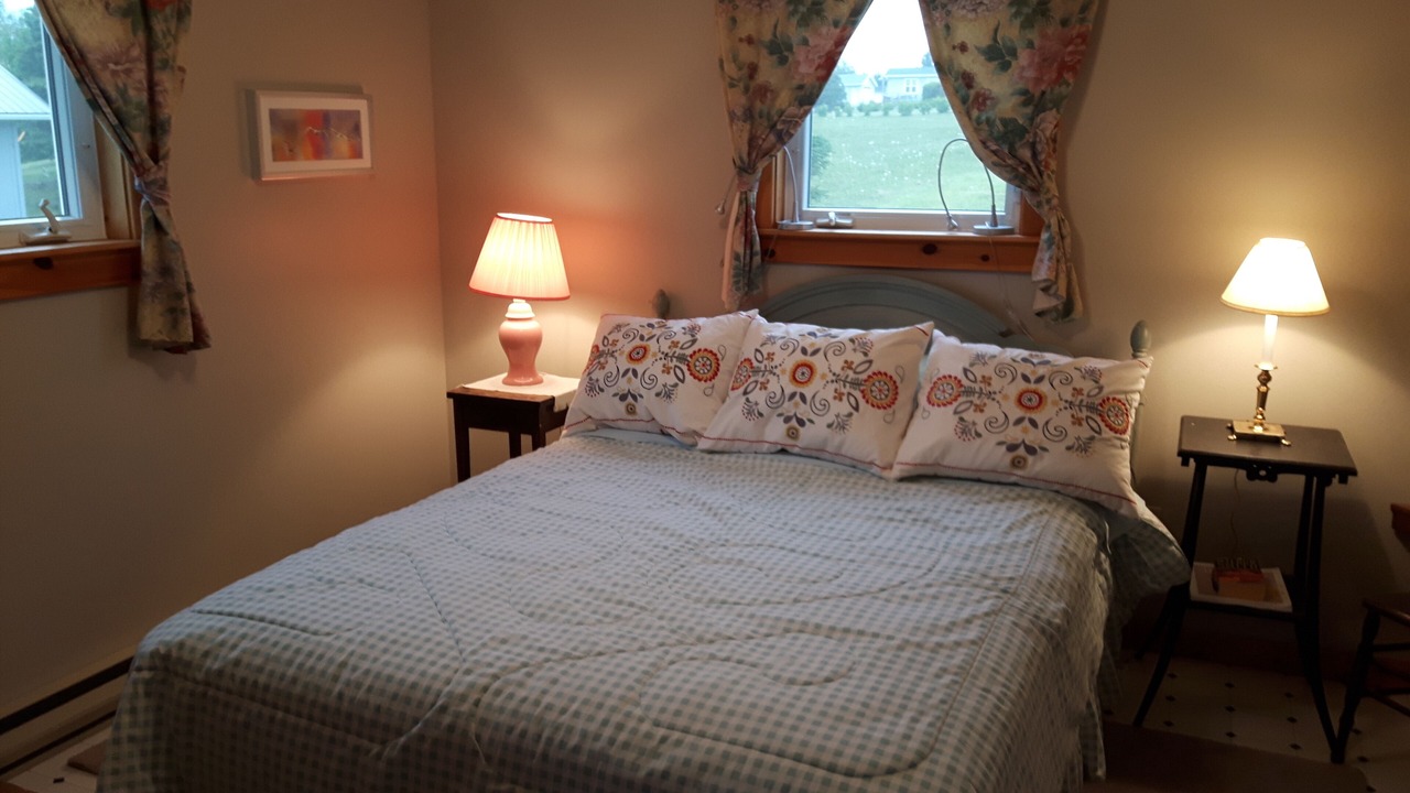 Photo of Bedroom in Amherst Shore