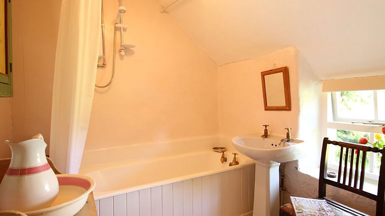 Photo of Bathroom in Pentraeth