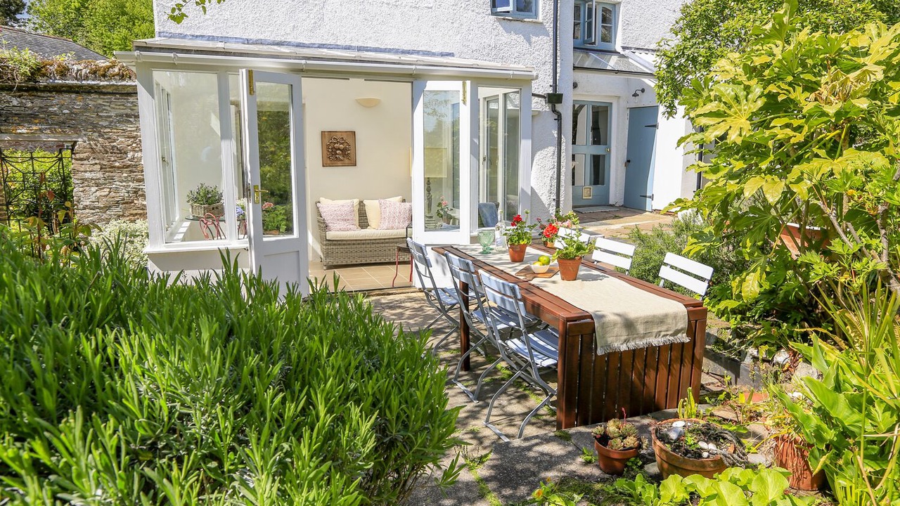 Photo of Patio Balcony in Slapton