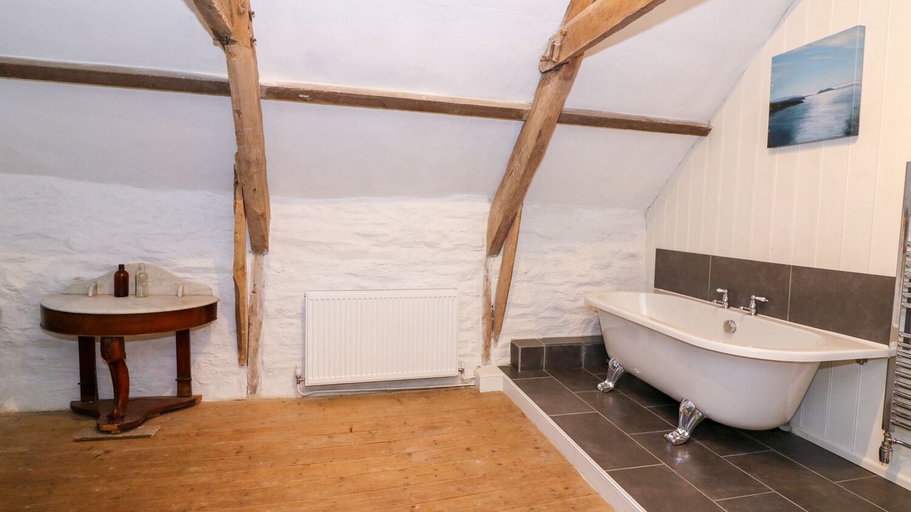 Photo of Others in Newcastle Emlyn