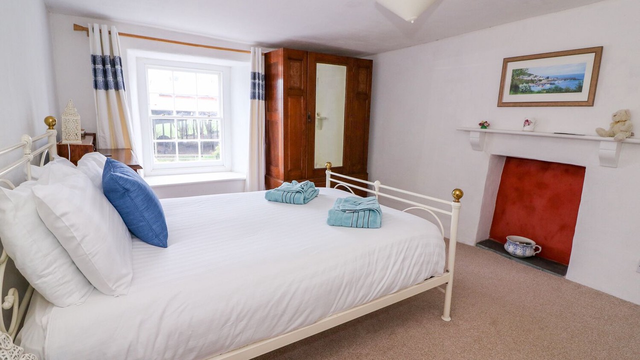 Photo of Others in Newcastle Emlyn