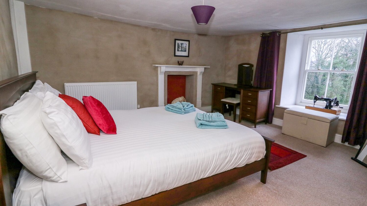 Photo of Others in Newcastle Emlyn